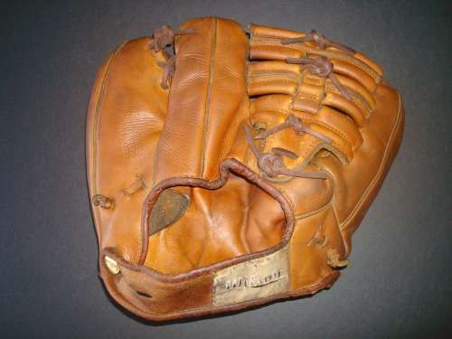 Wilson 607L Two Finger Back
